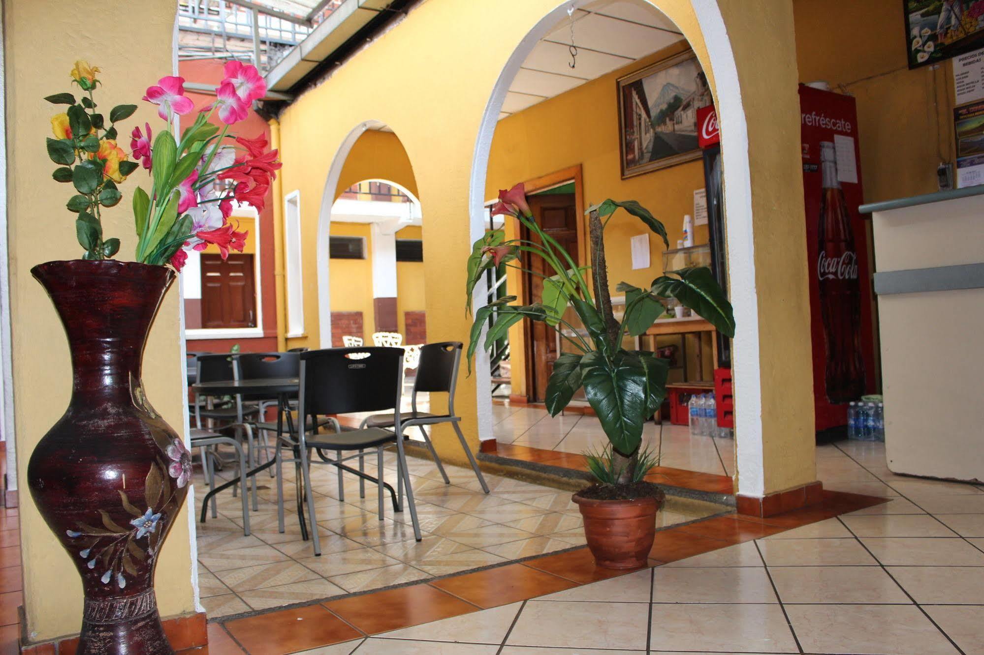 Hotel Pasadena II San Salvador Bagian luar foto